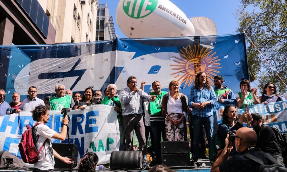 ATE y la CTA Autónoma movilizaron en defensa de la soberanía fluvial