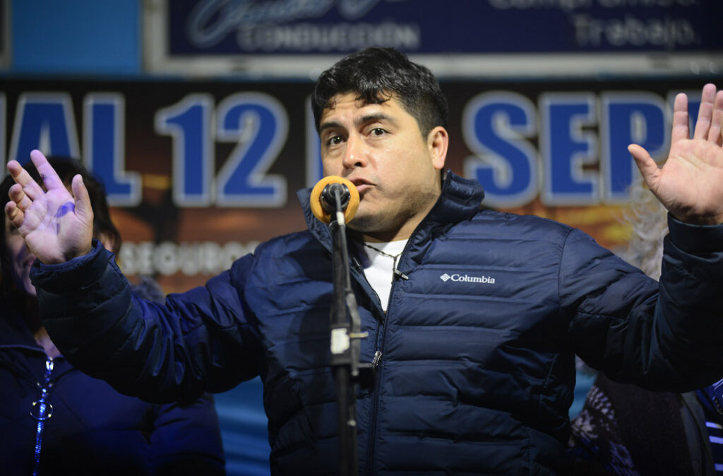 En campaña, el petrolero Claudio Vidal acusó a sindicalistas de «mirar para el costado» por la inflación y la CGT local lo tildó de demagogo: «No tiene autoridad moral»