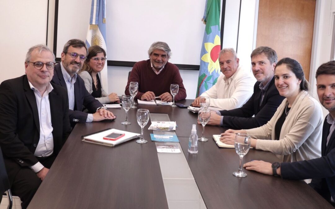 Correa afianza vínculos y agenda con industriales bonaerenses