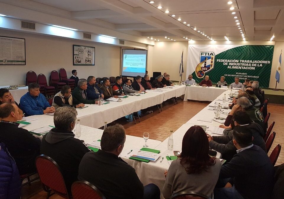 Alimentación acordó un incremento salarial del 56% para el sector avícola