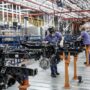 La industria creó en julio más de 6.700 empleos registrados y acumuló 27 meses consecutivos con alzas