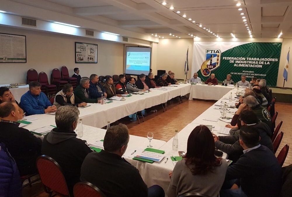 Alimentación acordó un incremento salarial del 56% para el sector avícola