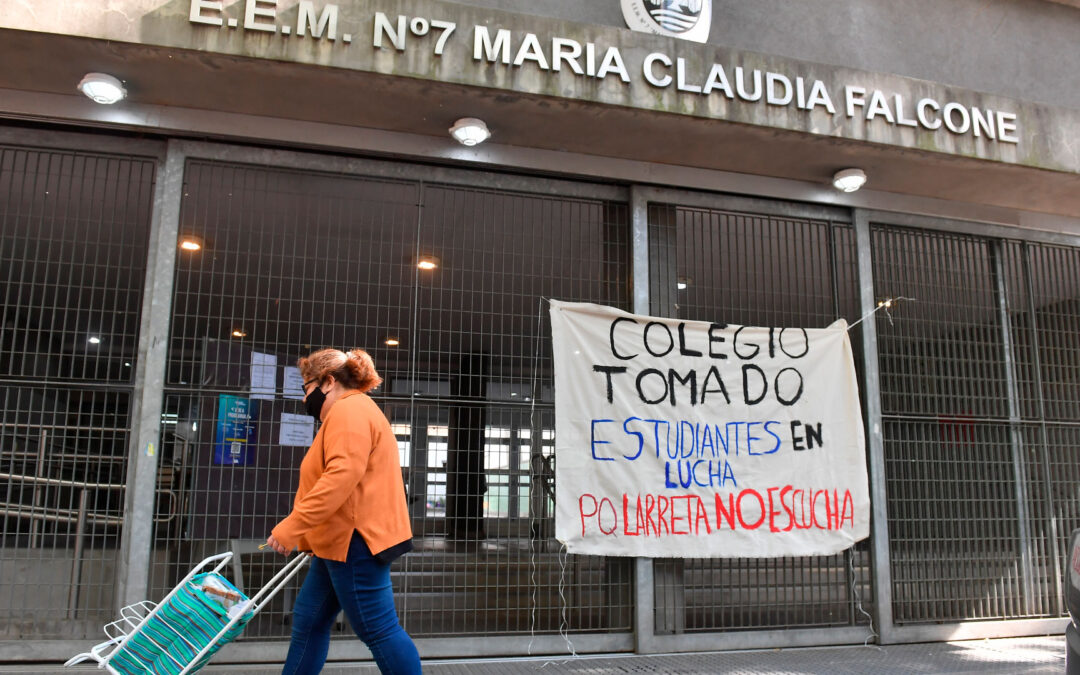 A las tomas de escuelas en la Ciudad se le suma hoy un paro con movilización de los docentes en reclamo de «urgente convocatoria a la mesa salarial»