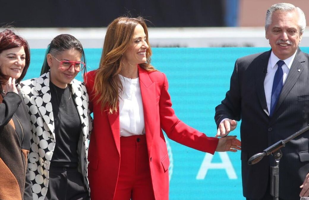 Tolosa Paz aseguró que buscará que “los planes no compitan con el empleo”