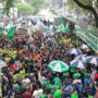 Con un pedido del 131% y bajo la amenaza de paros, los Moyano retoman la paritaria de los camioneros