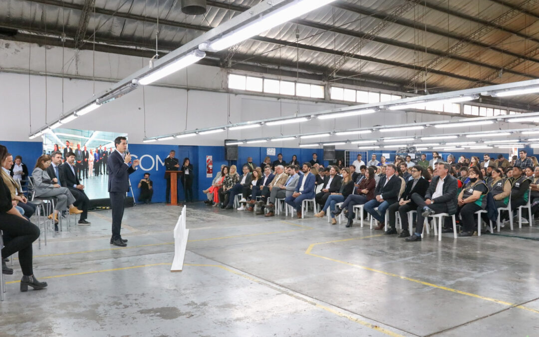 «Wado» De Pedro y Quintela inauguraron una planta textil que dará empleo a 320 personas en La Rioja