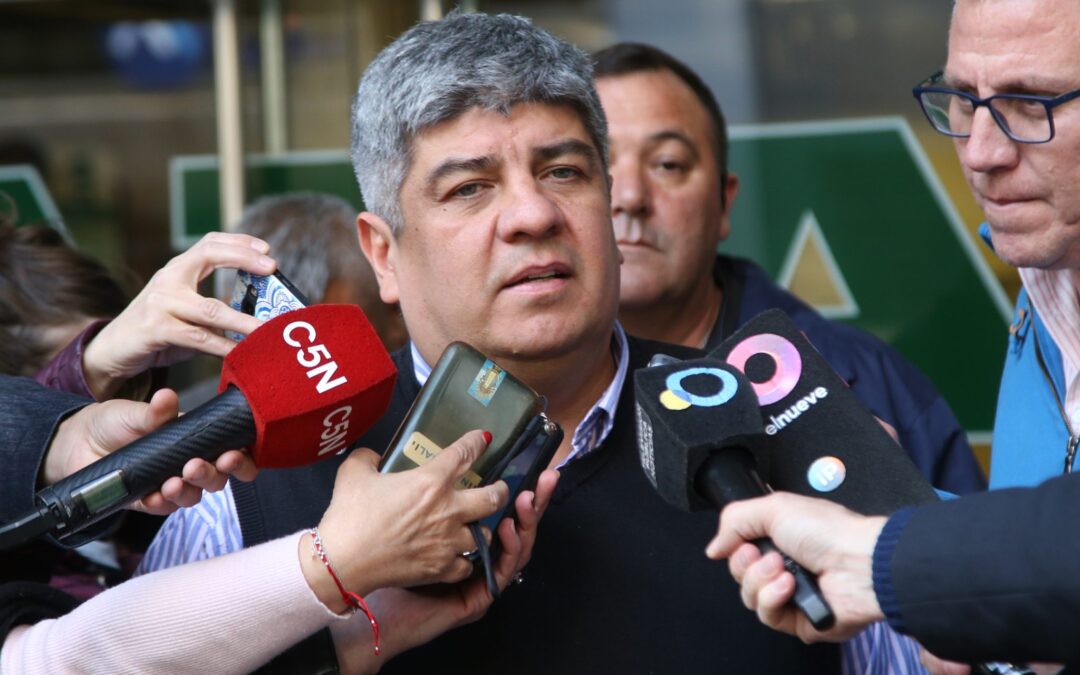 Primer chispazo entre «Kelly» Olmos y los Moyano por las paritarias de Camioneros: «Que se suba a un camión de recolección de residuos y que levante la basura, a ver si es mucho»