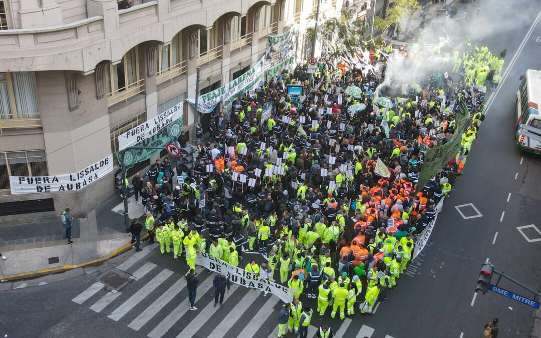 El gremio de peajes denuncia que hay 7 mil empleos en riesgo en el sector y este martes va a un paro total en todo el país