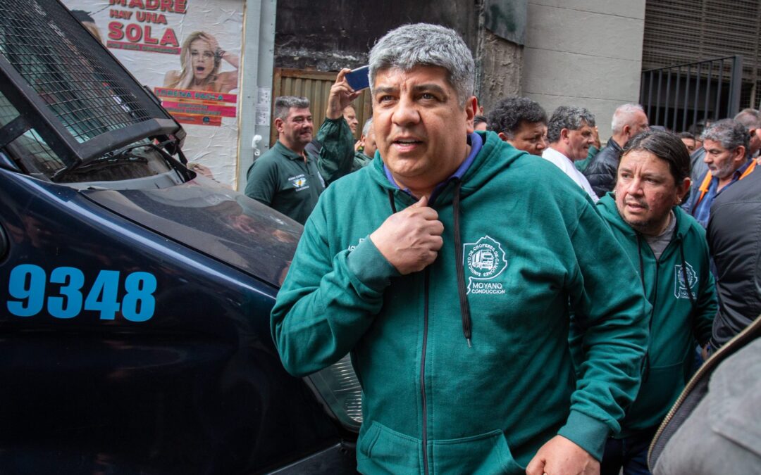 Tras los chispazos entre ambos y a horas de una nueva cita paritaria de Camioneros, Pablo Moyano tuvo su cara a cara con Olmos y le pidió un «bono para los trabajadores que no cubren la inflación»
