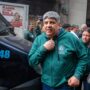 Tras los chispazos entre ambos y a horas de una nueva cita paritaria de Camioneros, Pablo Moyano tuvo su cara a cara con Olmos y le pidió un «bono para los trabajadores que no cubren la inflación»
