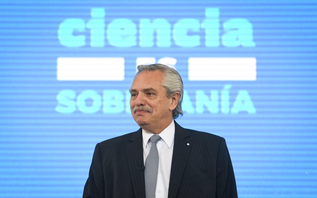 Alberto Fernández aseguró que la medida está en debate pero que «dar un aumento de suma fija es romper la lógica de las paritarias»