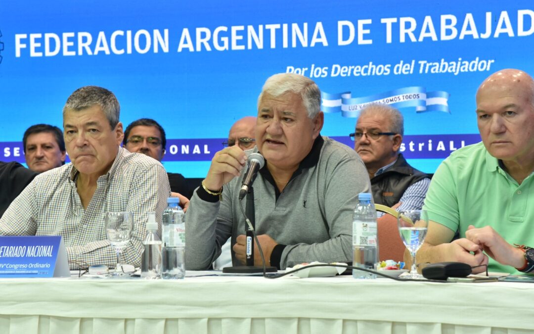 Moser y Mangone cerraron filas para reclamar que, como los Camioneros, los trabajadores de Luz y Fuerza (Fatlyf) y de la Industria del Gas Natural dejen de pagar impuesto a las Ganancias