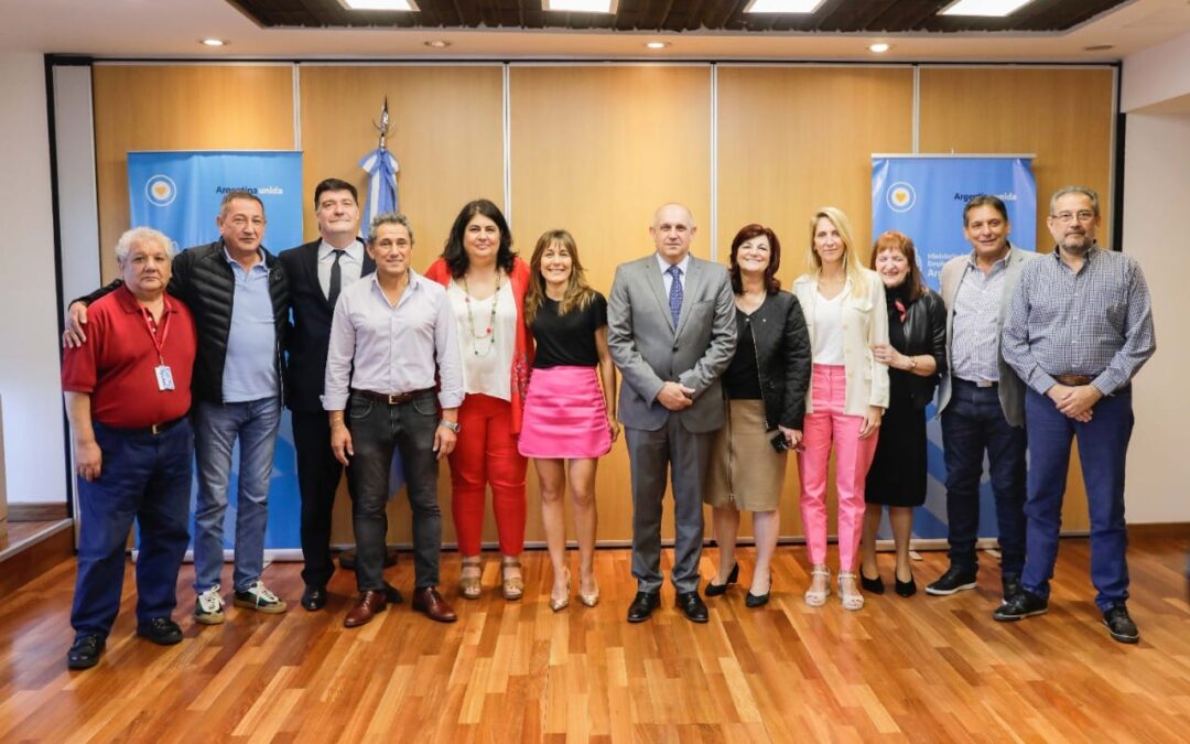 Ferroviarios acordaron nuevos incrementos salariales y llegarán al 98%
