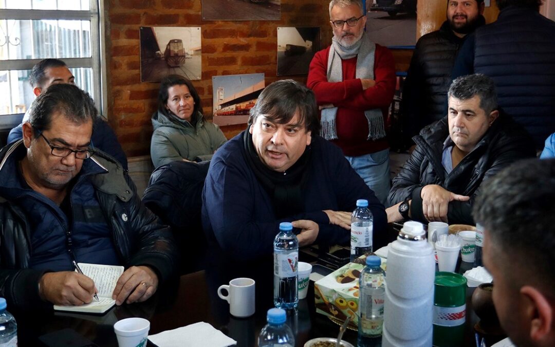 Los puertos argentinos se pliegan al paro de la UGATT