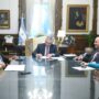El Presidente firmó un decreto integral para poner un tope a los planes sociales y vincularlos con empleo genuino