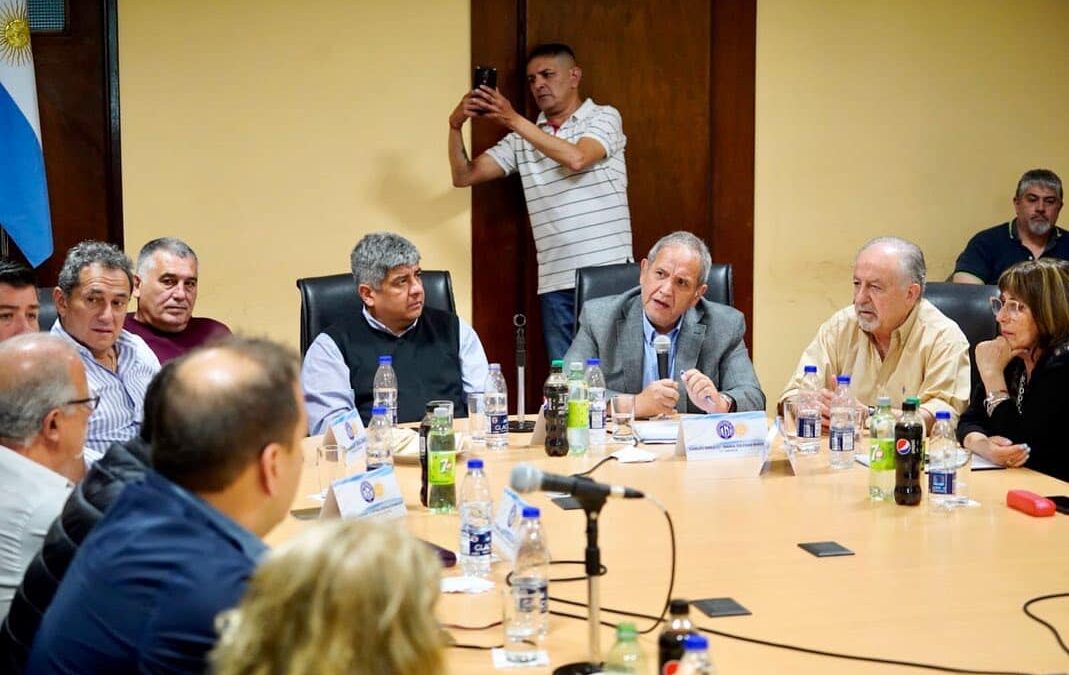 Moyano se alía con diputados sindicales para elevar el piso de Ganancias a $641.000