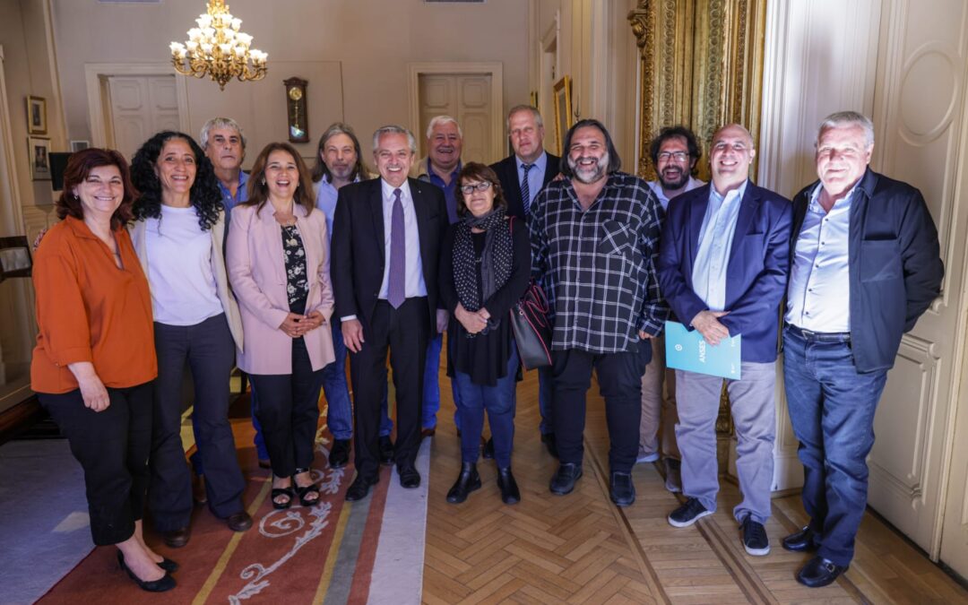 El Gobierno nacional modificó los haberes de jubilados docentes y del sector eléctrico