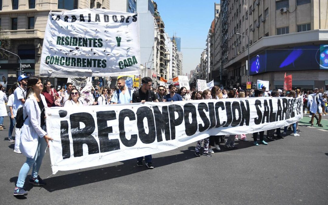 Trabajadores de salud y residentes porteños convocaron un paro para mañana