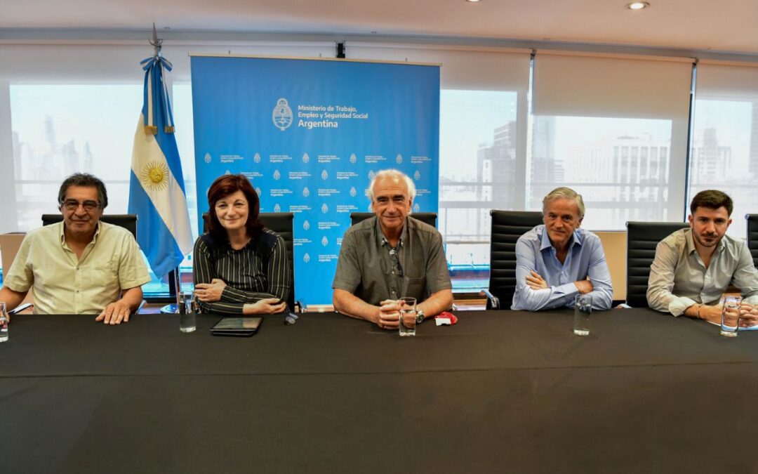 Olmos recibió a dirigentes de la CTA Autónoma con quienes debatió sobre un aumento salarial