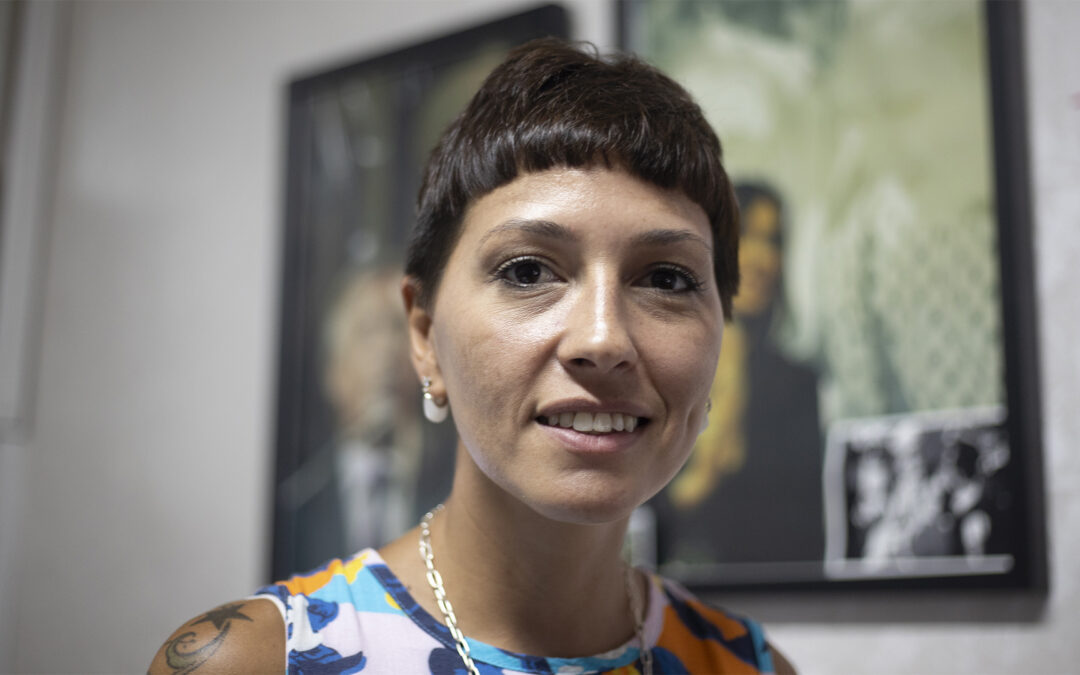 Mayra Mendoza anunció un bono de 50 mil pesos más un aumento adicional para los municipales de Quilmes que llevará la paritaria anual al 94%