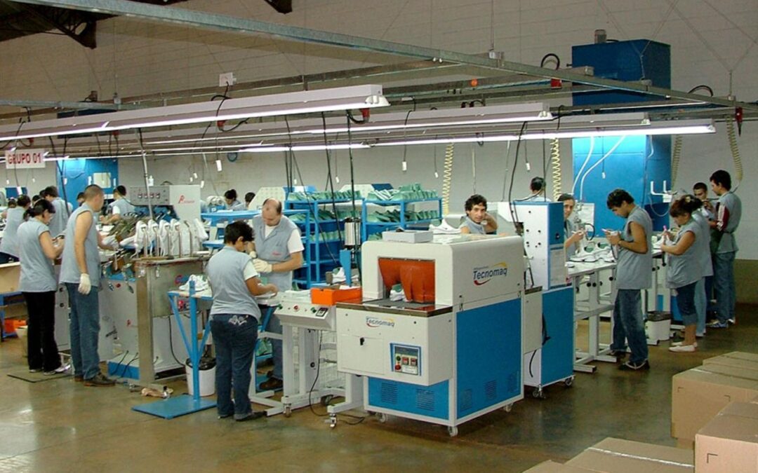 Por la crisis de importaciones, hay 500 empleos en riesgo en la industria textil deportiva