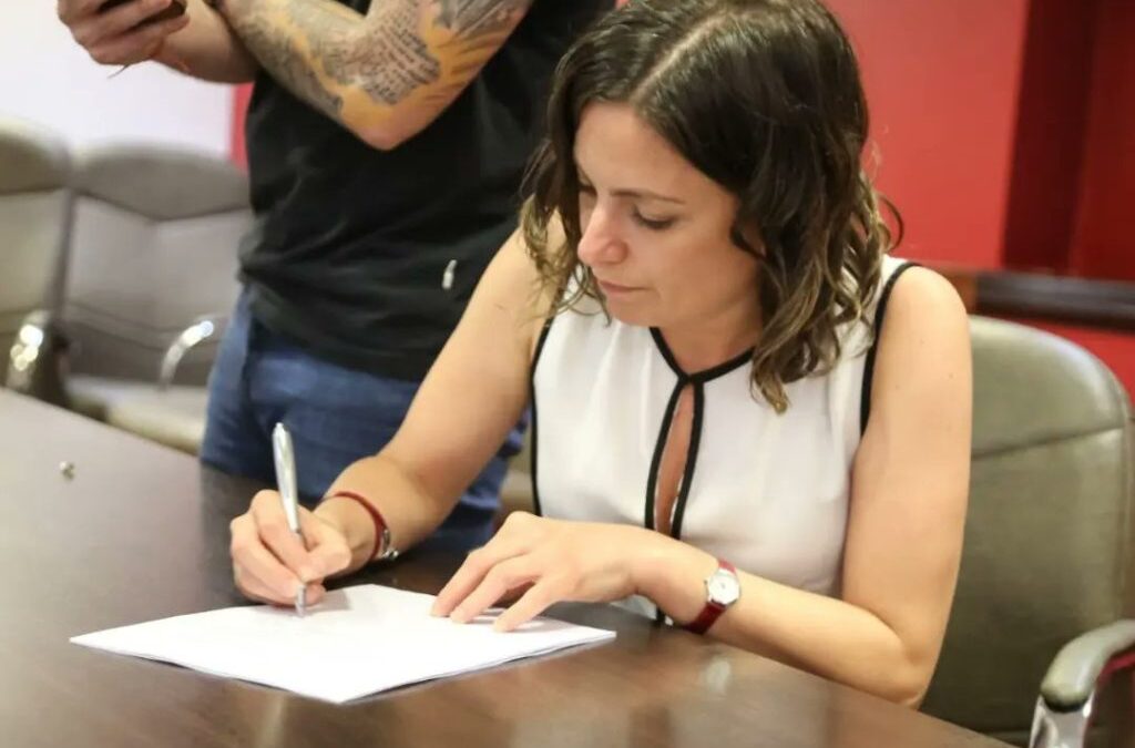 El sindicato de judiciales Sitraju-CABA sostiene su esquema de paritarias mensuales, cierra un aumento adicional del 8% para noviembre y vuelve a ganarle a la inflación
