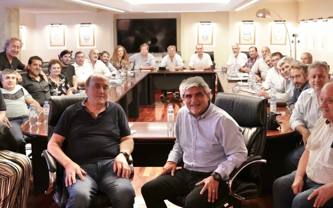 El gobierno bonaerense cierra filas con sindicatos mercantiles para accionar contra el trabajo en negro en comercios