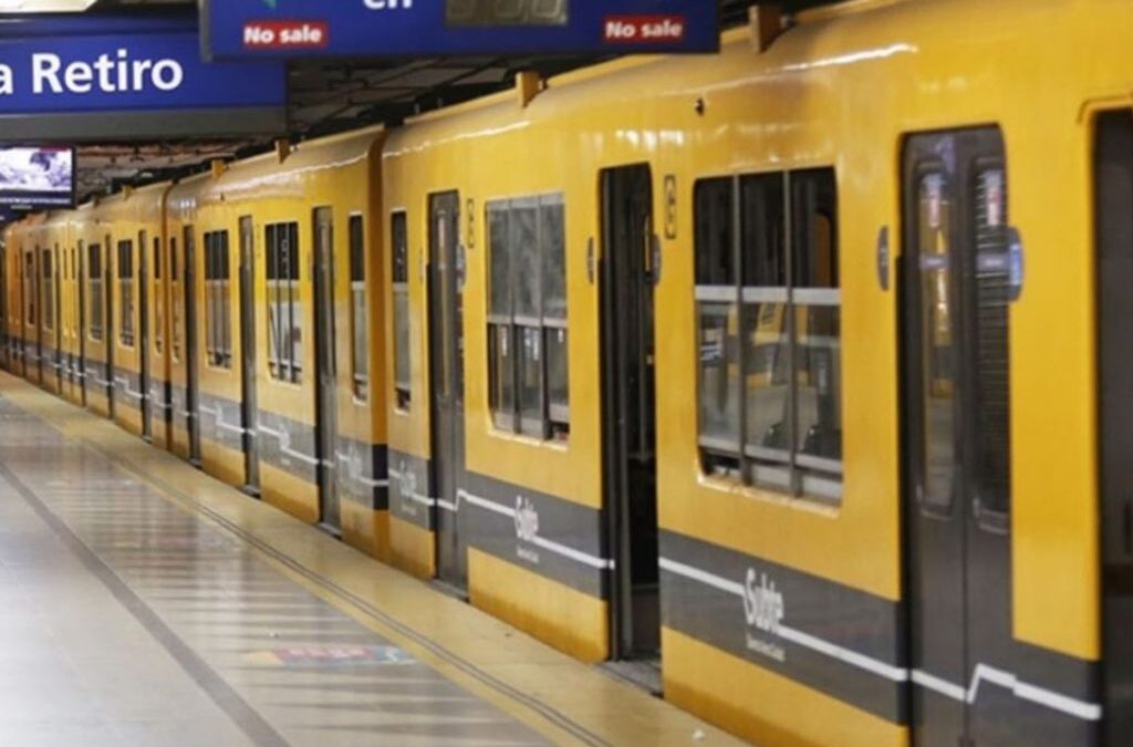 Los trabajadores del subte liberarán mañana molinetes y pararán una hora en la línea C