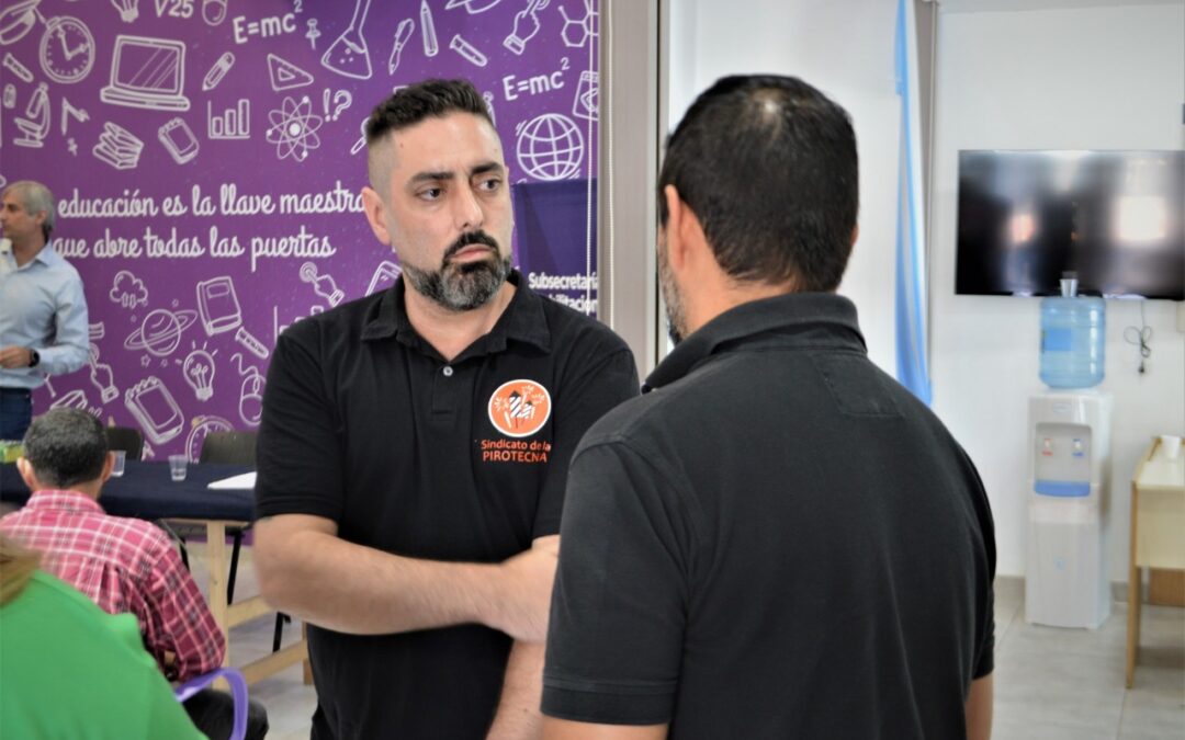 Gremio de la Industria de Pirotecnia intensifica campaña “Más luces, Menos ruido”