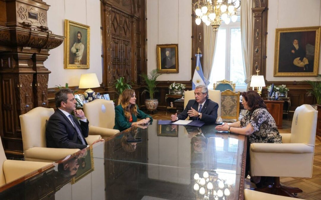 El Gobierno anunció un bono de $24.000 para trabajadores privados que cobren hasta $180.000