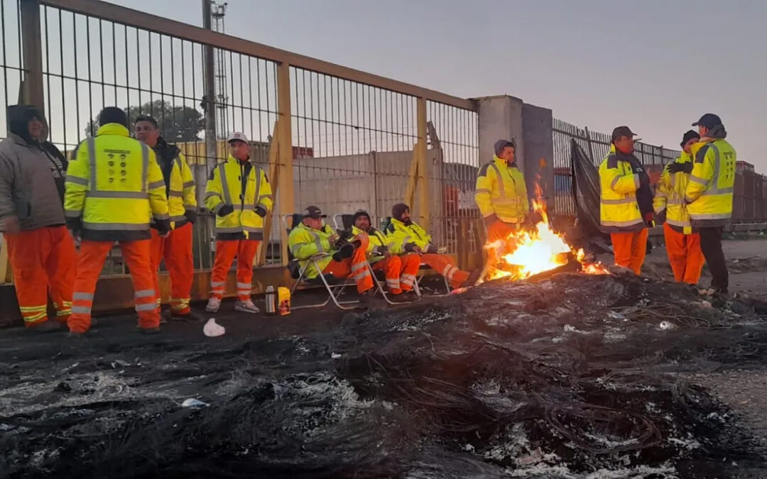 URGENTE: Estibadores se declaran en alerta y convocan a un paro nacional en puertos cerealeros