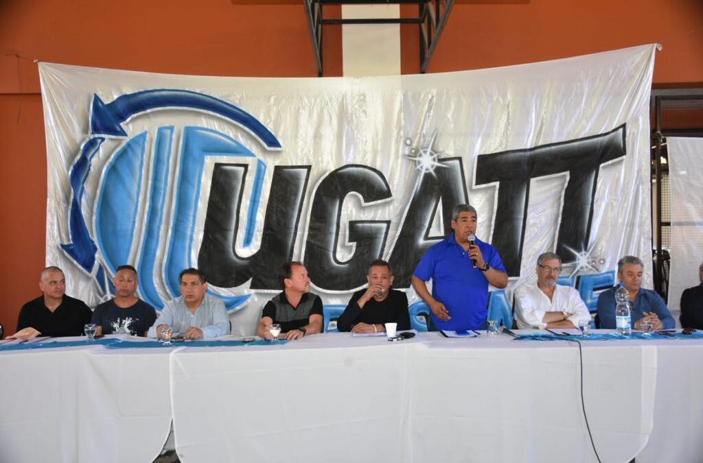Gremios del transporte se declaran en «estado de alerta» en solidaridad con los estibadores de Puerto Rosario