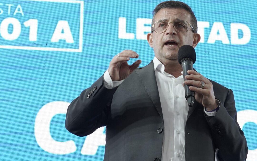 El bancario Cisneros anticipó su apoyo a la candidatura del gobernador tucumano Osvaldo Jaldo