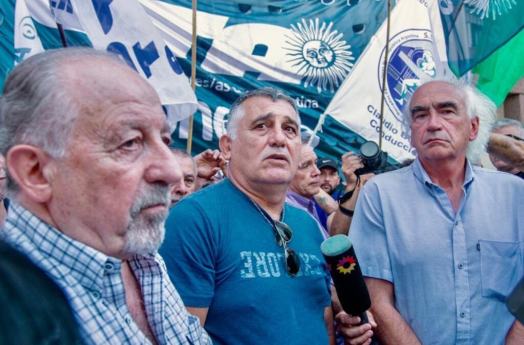 Centrales sindicales marcharon a la Embajada de Brasil en apoyo a Lula Da Silva