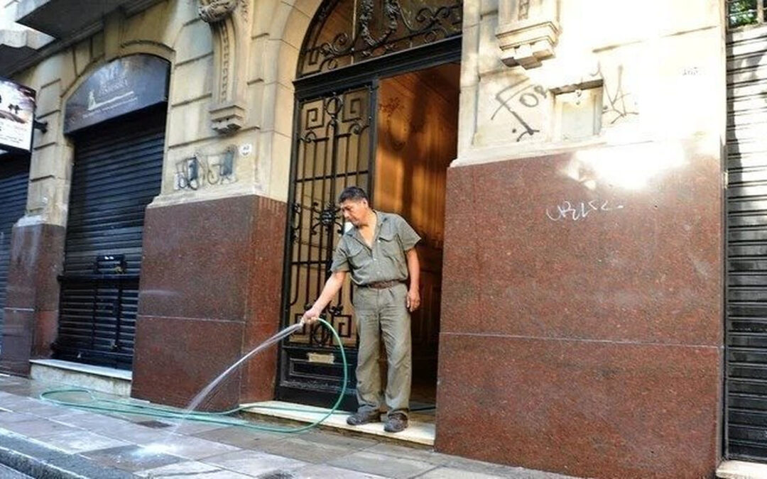 Encargados de edificios cobrarán con aumento y bono extra en febrero
