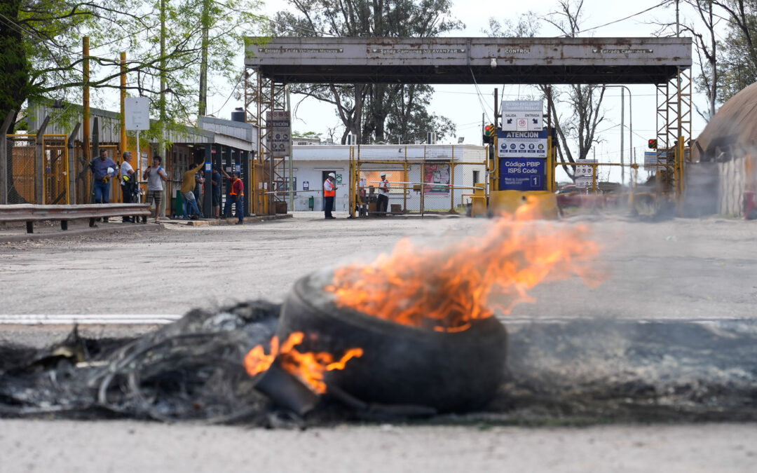 Derivación inesperada del conflicto que paralizó por 50 días el puerto de Rosario: empresas piden no pagar costos extras a exportadores