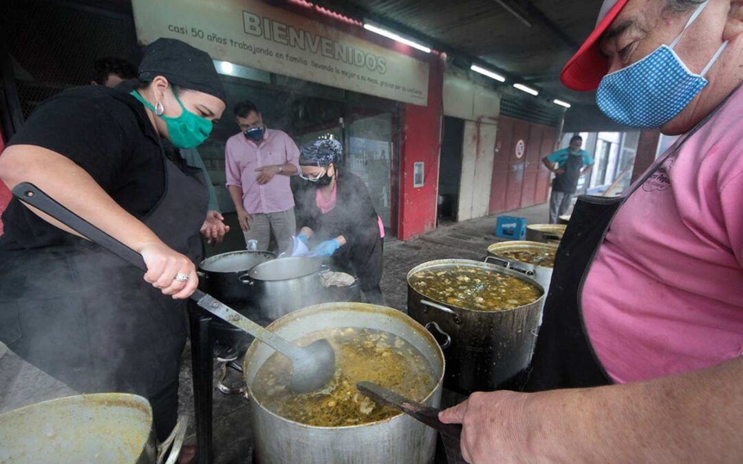 Informe Igualar: las mujeres ganan 28% menos que los hombres y representan el 64% de la población de menores ingresos