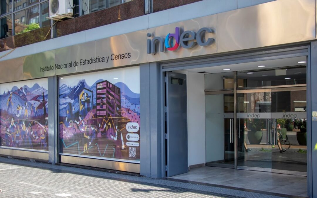 Los salarios le ganaron en noviembre la carrera a la inflación, pero pierden por casi 5 puntos a lo largo de 2022
