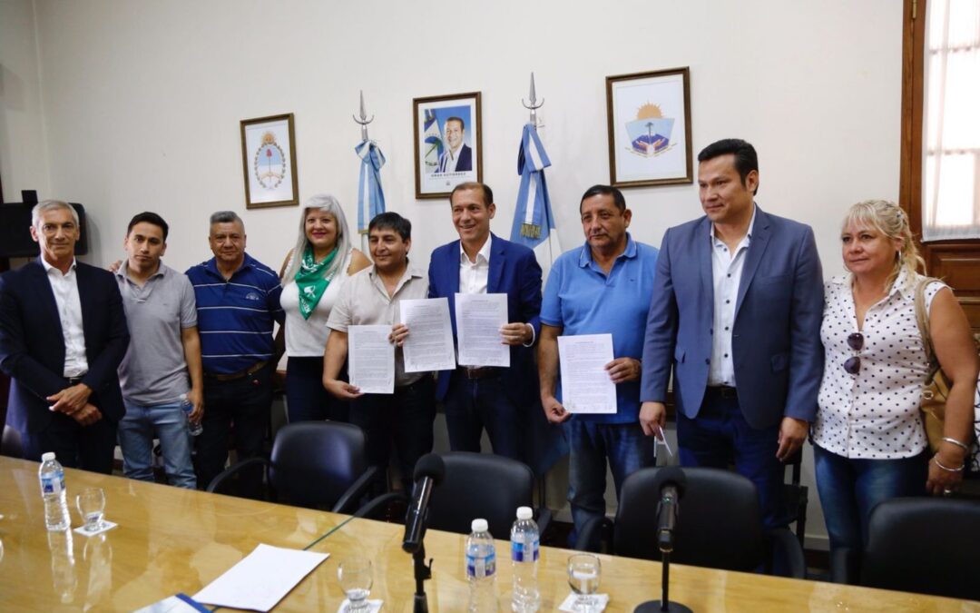 Bono de 80 mil pesos y aumentos trimestrales atados al índice de precios al consumidor, la receta de los estatales neuquinos para que los salarios le ganen a la inflación