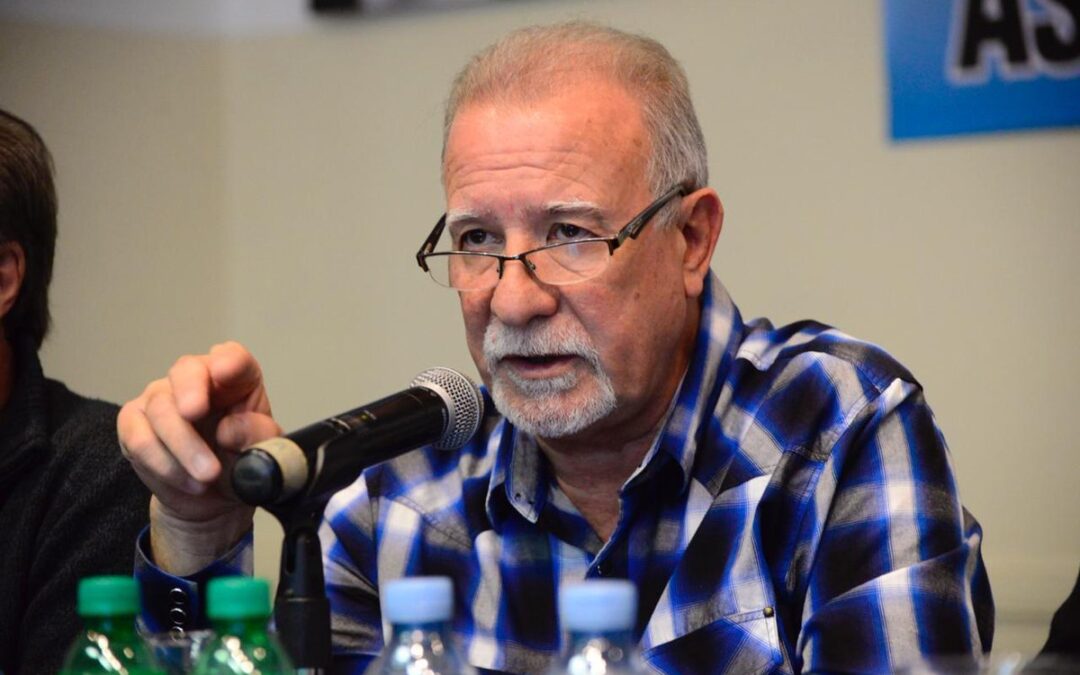 Omar Plaini: “En primer lugar tenemos que discutir la proscripción que va a sufrir el peronismo con la condena a Cristina”