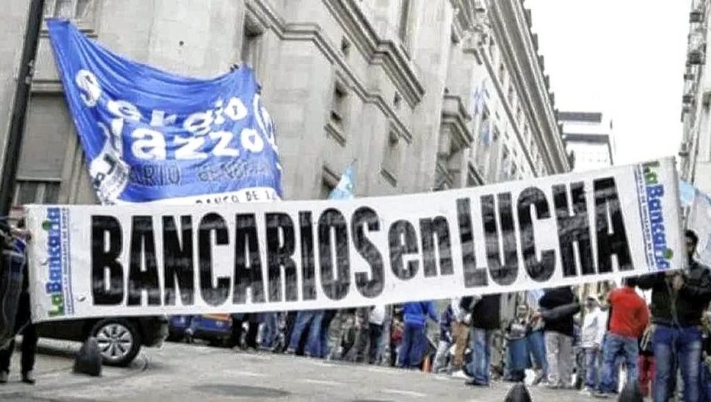 LA BANCARIA CONFIRMÓ EL PARO DE MAÑANA EN RECLAMO «AL ABSURDO IMPUESTO A LAS GANANCIAS»