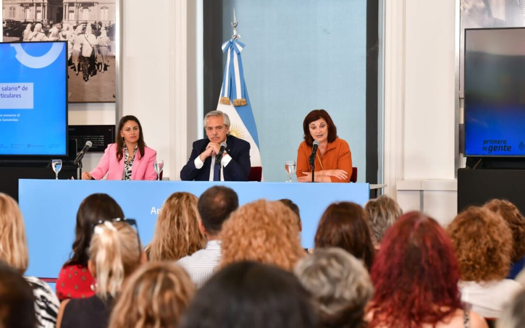 «Kelly» Olmos bancó las paritarias de 60 puntos para este año y afirmó que Alberto Fernández «por supuesto» está anotado en la carrera electoral