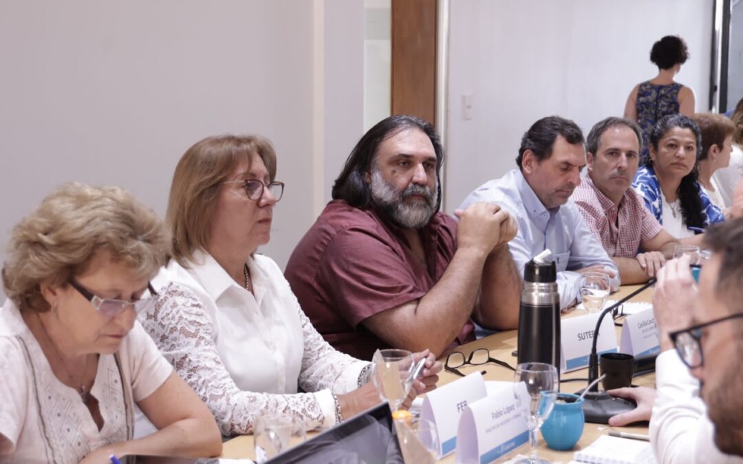Docentes bonaerenses aceptaron la propuesta del Gobierno de Kicillof, comenzarán las clases sin conflicto y tendrán un aumento del 40% hasta julio