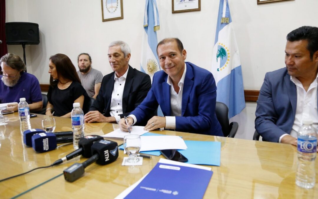 Los gremios «blindaron» los salarios y se firmó la paritaria docente neuquina 27 febrero, 2023