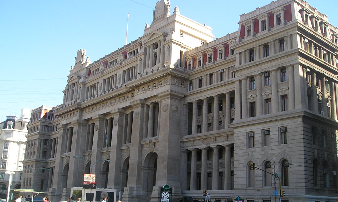 Sindicatos de la CGT y la CTA marchan a Tribunales para reclamar por una “Democracia sin mafia judicial”, derechos laborales, distribución de la riqueza y el cese de la persecución