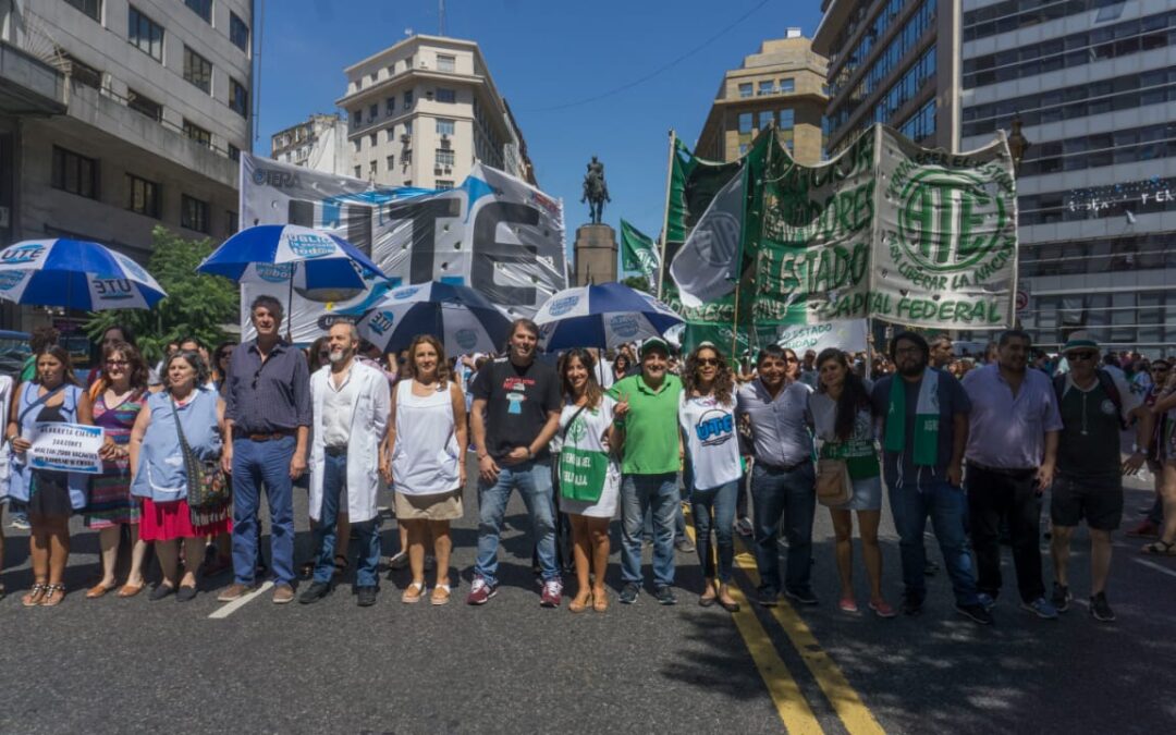 Ante la ola de calor, el gremio docente UTE le reclama a Larreta inversión en escuelas y «condiciones dignas de enseñanza y aprendizaje»
