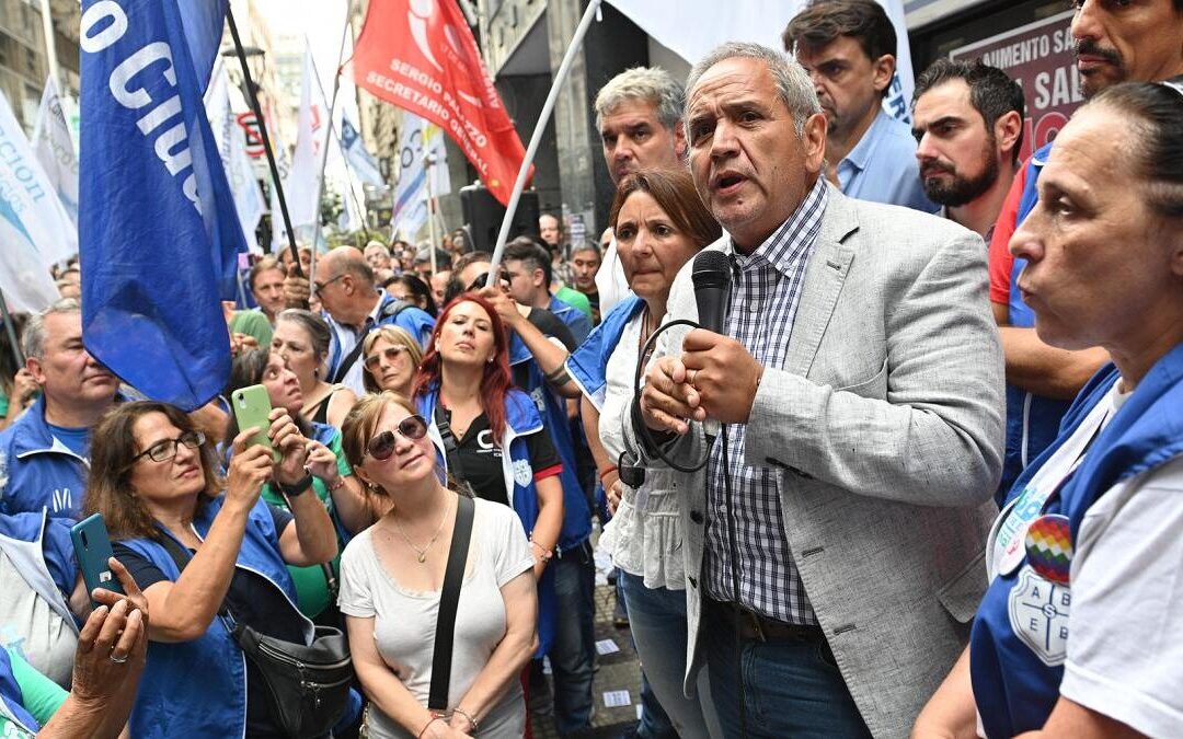 La paritaria de bancarios se hace esperar y deja en vilo al sector hasta el miércoles