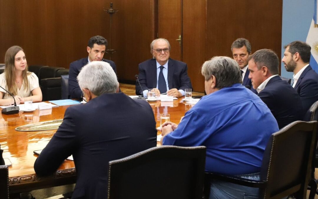 Acompañado del SMATA, Ford anunció una inversión de 80 millones de dólares en la planta de Pacheco y la generación de más empleos en la industria automotriz