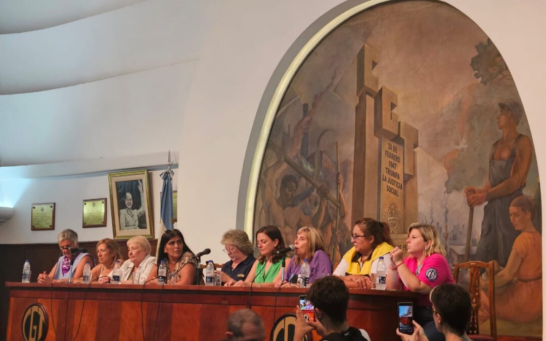 Mujeres sindicalistas coparon la CGT, reclamaron por la conducción y cantaron por «Cristina presidenta»