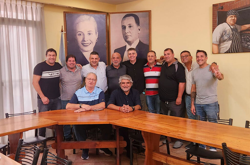 El ministro Walter Correa visitó a los trabajadores de la Industria de la Carne y pusieron la mira en el cumplimiento de la normativa del cuarteo obligatorio